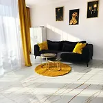 De Lux 18 Pietro Parking 格但斯克