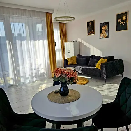De Lux 18 Pietro Parking شقة *