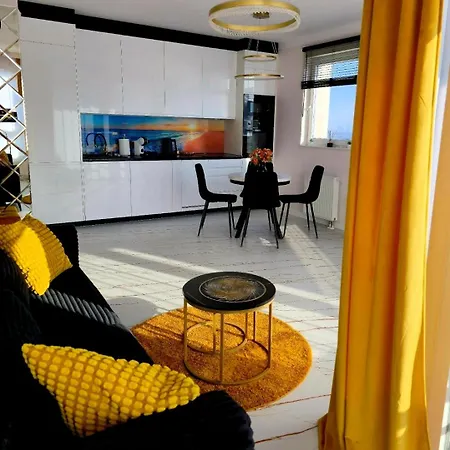 De Lux 18 Pietro Parking شقة *