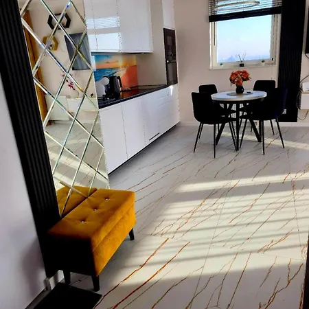 De Lux 18 Pietro Parking * غدانسك