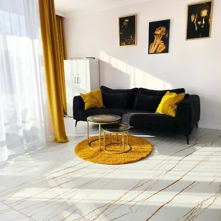 De Lux 18 Pietro Parking غدانسك