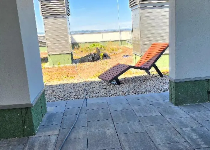 De Lux 18 Pietro Parking *