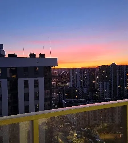 De Lux 18 Pietro Parking