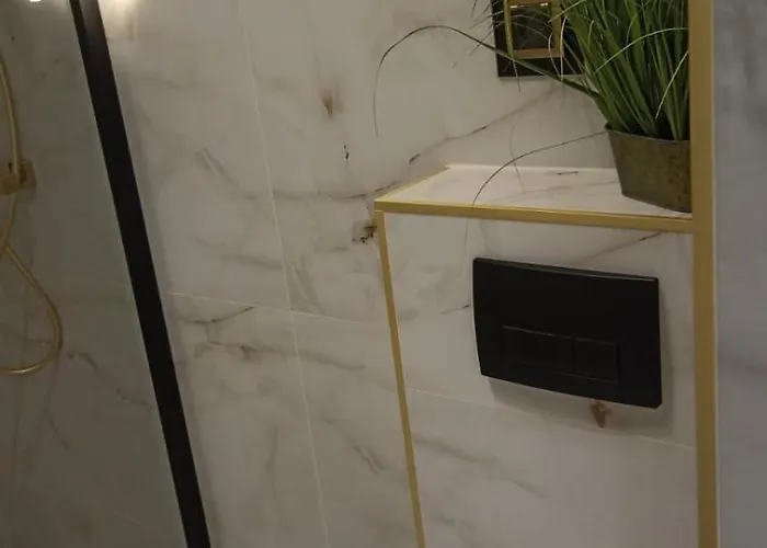 De Lux 18 Pietro Parking