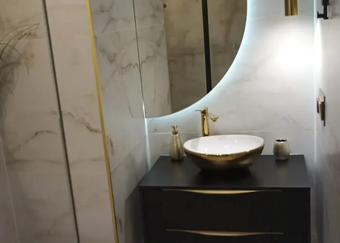 De Lux 18 Pietro Parking *